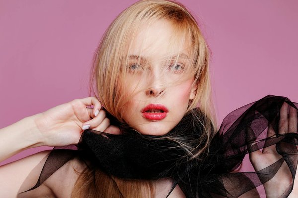 Sublimez Vos Bijoux en Émail avec Élégance : Astuces pour une Touche Subtile et Raffinée sans Excès de Couleurs