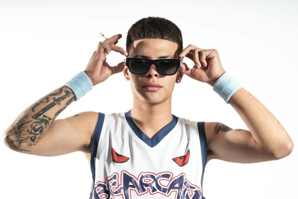 Boucles d'oreilles en céramique : élégance, confort et originalité